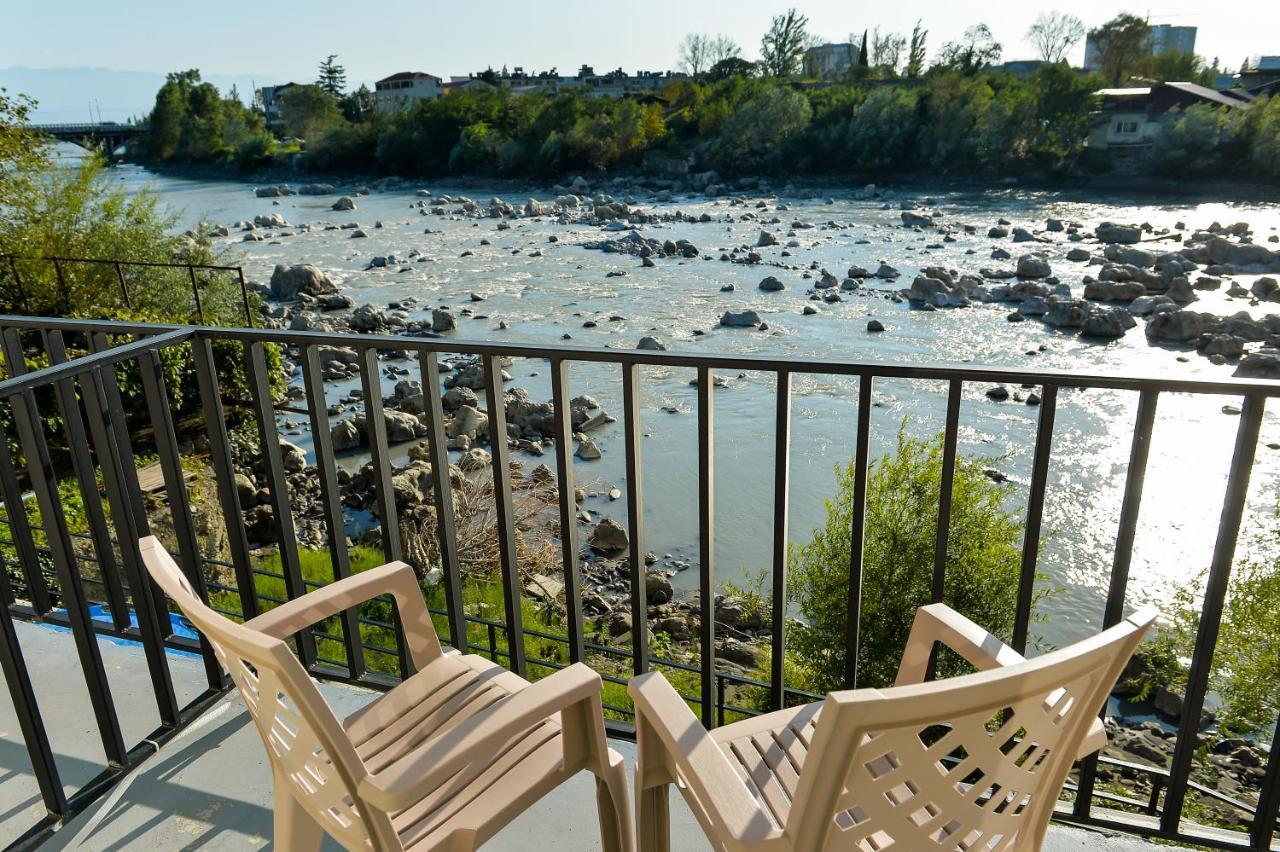 Four Seasons Riverside Kutaisi Exterior foto
